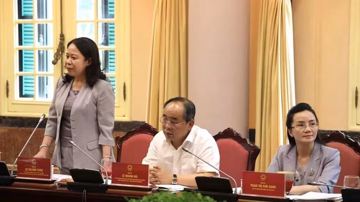 Phó Chủ tịch nước Võ Thị Ánh Xuân phát biểu ý kiến tại buổi làm việc. (Ảnh: VÂN ANH)