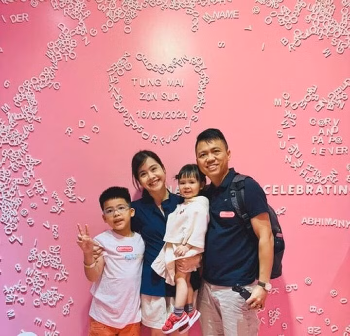 Gia đình hạnh phúc của Hương Mai hiện tại.