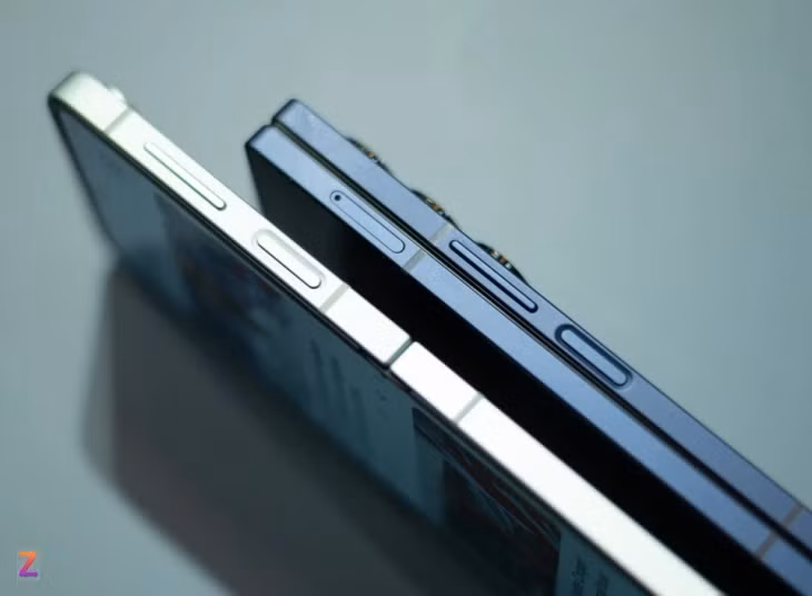 Galaxy Z Fold6 mỏng nhẹ và vuông vức hơn.