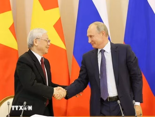 Tổng Bí thư Nguyễn Phú Trọng và Tổng thống Liên bang Nga Vladimir Putin, chiều 6/9/2018 (theo giờ địa phương), tại Dinh thự Botrarov Rutrei của Tổng thống ở thành phố Sochi. (Ảnh: Trí Dũng/TTXVN)