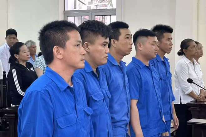 Ẩu đả dẫn đến một người tử vong, 5 đối tượng bị truy tố về tội "Giết người", "Gây rối trật tự công cộng". Ảnh: Thành An