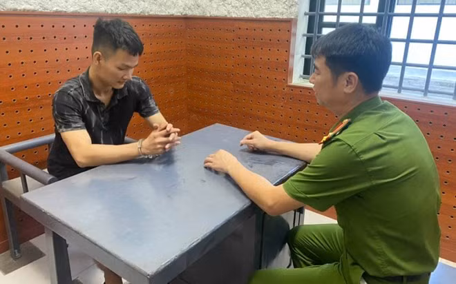 Chửi bới, đấm vào mặt cán bộ, La Tú Đạt đã bị bắt giữ. Ảnh: Công an Nghệ An