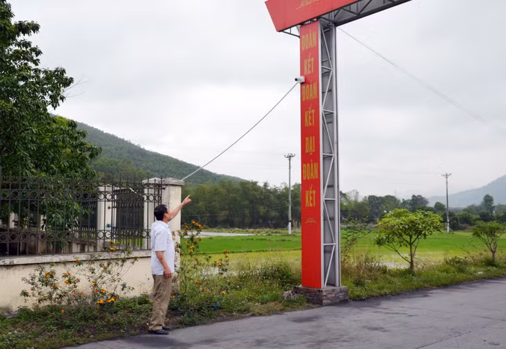 Camera giám sát an ninh, giám sát giao thông được lắp đặt tại nhà văn hóa thôn 1, xã Quảng La (TP Hạ Long).