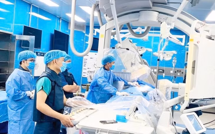 Can thiệp tim mạch cho trẻ mắc bệnh tim bẩm sinh tại Bệnh viện Sản Nhi Quảng Ninh.