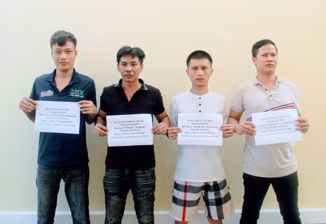 4 đối tượng nhập cảnh trái phép vào Việt Nam bị bắt giữ. Ảnh: Biên phòng cung cấp