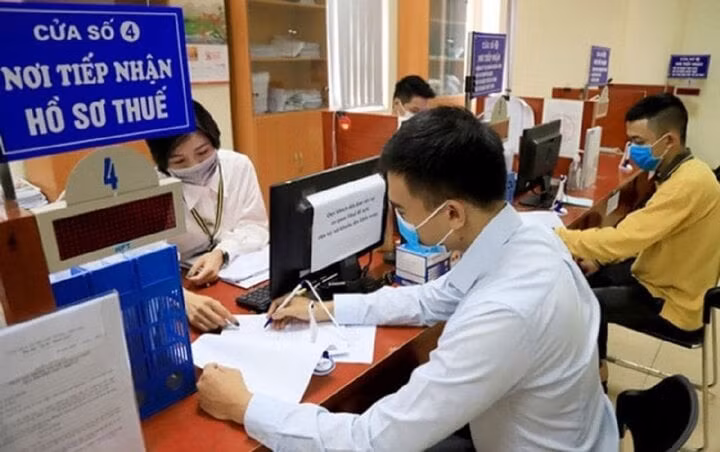 Chuyên gia cho rằng hiện mức giảm trừ gia cảnh của thuế TNCN không còn phù hợp. (Ảnh minh họa).