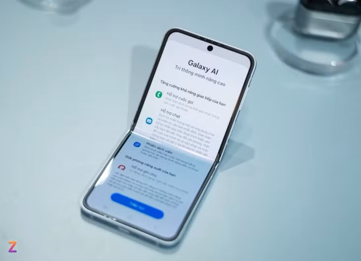 Chức năng Galaxy AI trên Z Flip6.