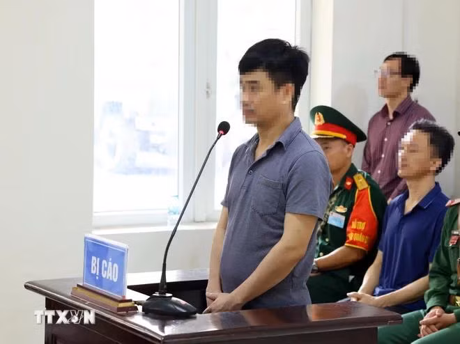 Bị cáo Phan Quốc Việt, Tổng giám đốc Công ty CP công nghệ Việt Á (Công ty Việt Á) khai báo trước tòa. (Ảnh: Phạm Kiên/TTXVN)