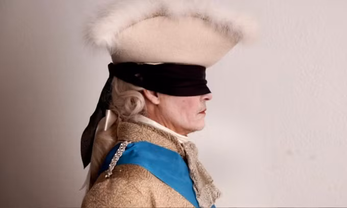 Tạo hình Johnny Depp trong vai vua Louis XV trong phim "Jeanne du Barry". Ảnh: People