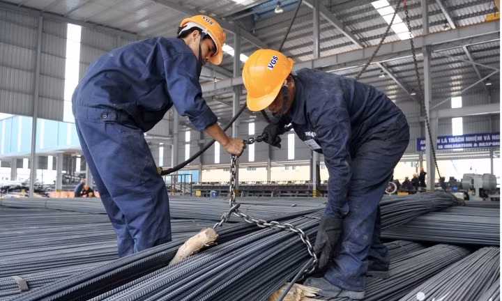 Giá thép giảm lần thứ 14 liên tiếp (Ảnh: Hoàng Hà)