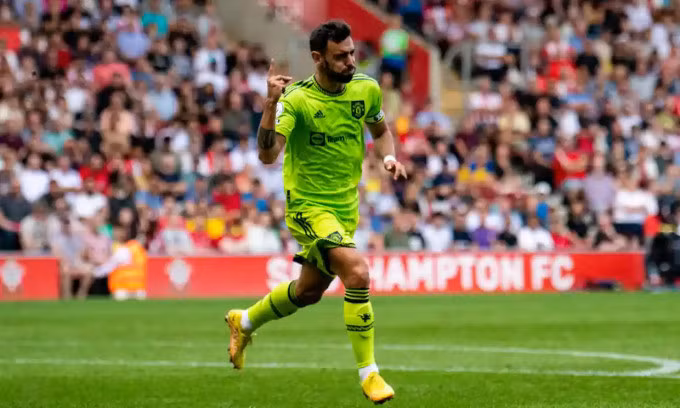 Bruno Fernandes mừng bàn thắng vào lưới chủ nhà Southampton ở vòng 4 Ngoại hạng Anh hôm 27/8. Ảnh: MUFC