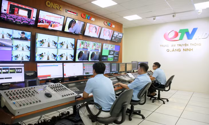 Phòng Tổng khống chế của Trung tâm Truyền thông tỉnh có nhiệm vụ kiểm soát phát sóng và truyền dẫn toàn bộ các kênh truyền hình, phát thanh trên các hạ tầng.