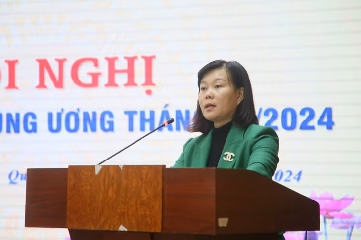 Đồng chí Phạm Thùy Dương, Phó Trưởng Ban Tuyên giáo Tỉnh ủy định hướng công tác tuyên truyền tháng 1/2024.