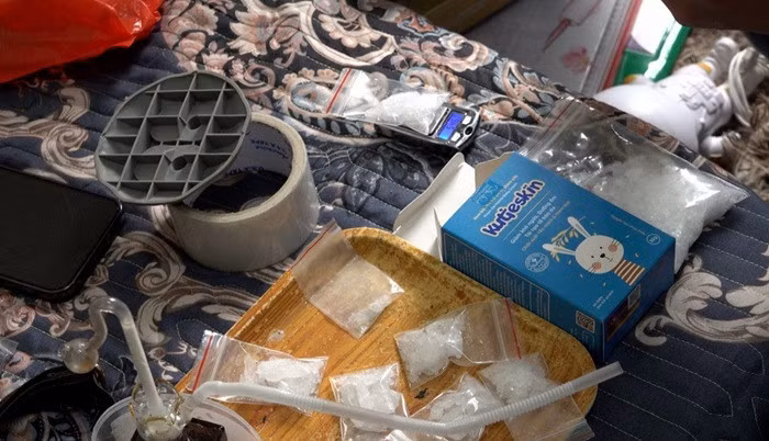 Một số tang vật liên quan được Công an thu giữ tại chỗ ở của Nguyễn Hoàng Anh.