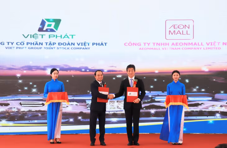 Chủ đầu tư dự án là Công ty CP Tập đoàn Việt Phát và Công ty TNHH AEON Việt Nam ký kết biên bản ghi nhớ hợp tác phát triển dự án.