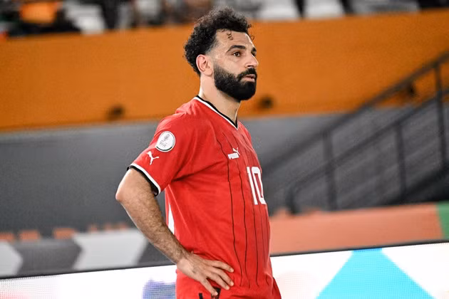 Mohamed Salah sẽ trở lại Liverpool để điều trị chấn thương.