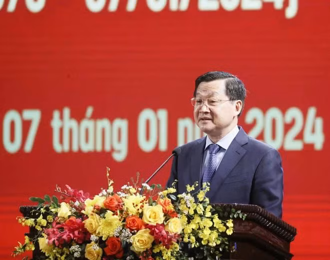Bí thư Trung ương Đảng, Phó Thủ tướng Chính phủ Lê Minh Khái đọc diễn văn tại lễ kỷ niệm 45 năm Ngày chiến thắng chiến tranh bảo vệ biên giới Tây Nam, cùng quân dân Campuchia chiến thắng chế độ diệt chủng. (Ảnh: Thống Nhất/TTXVN)