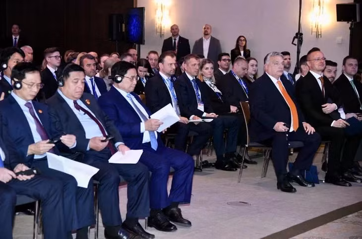Thủ tướng Phạm Minh Chính và Thủ tướng Viktor Orban và các đại biểu tham dự Diễn đàn.