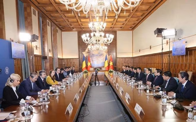Thủ tướng Phạm Minh Chính hội đàm với Thủ tướng Romania Ion-Marcel Ciolacu. (Ảnh: Dương Giang/TTXVN)