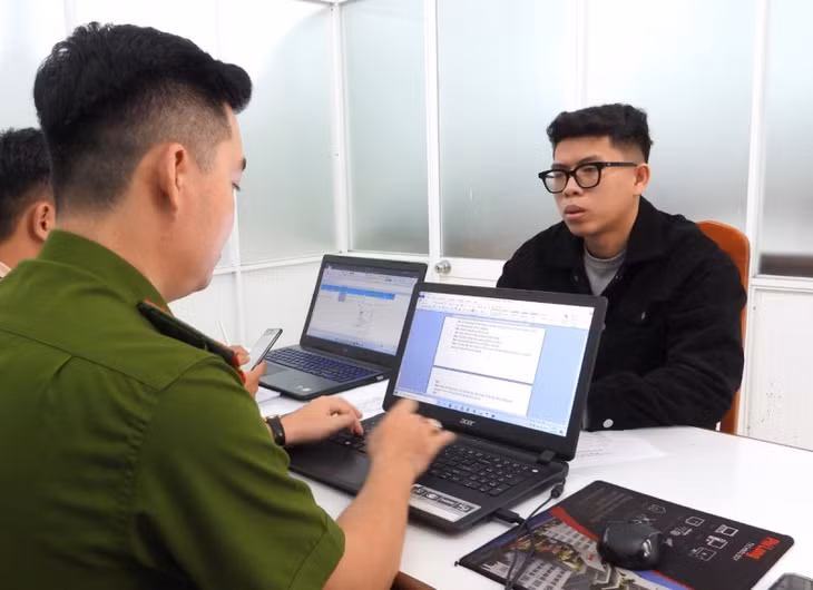 Đối tượng Phan Công Lịch tại cơ quan Công an.