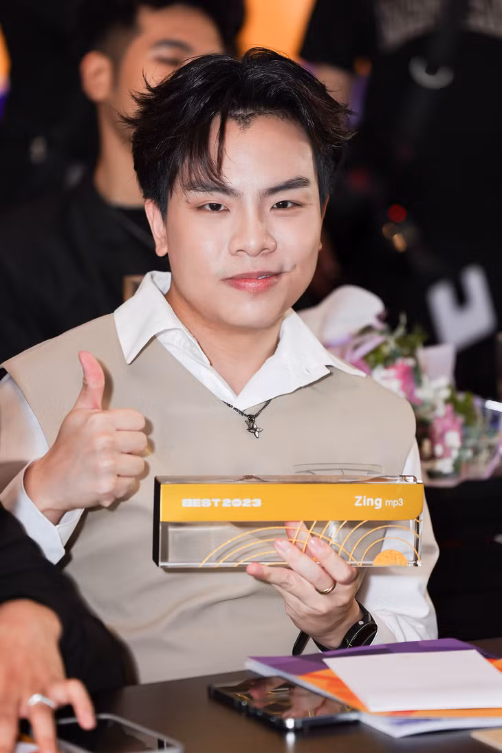 Hứa Kim Tuyền được tôn vinh tại giải thưởng.