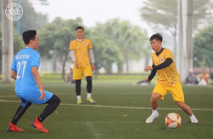 Phan Văn Đức sẵn sàng trở lại V-League