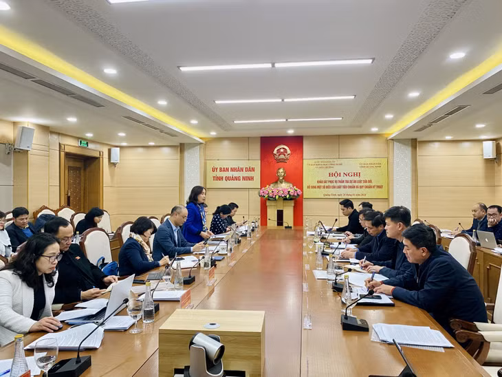 Quang cảnh buổi làm việc.