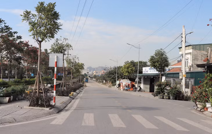 Tuyến đường tổ 4 (khu Nam Tiến, phường Cẩm Bình, TP Cẩm Phả) được mở rộng, đáp ứng nhu cầu đời sống của nhân dân.