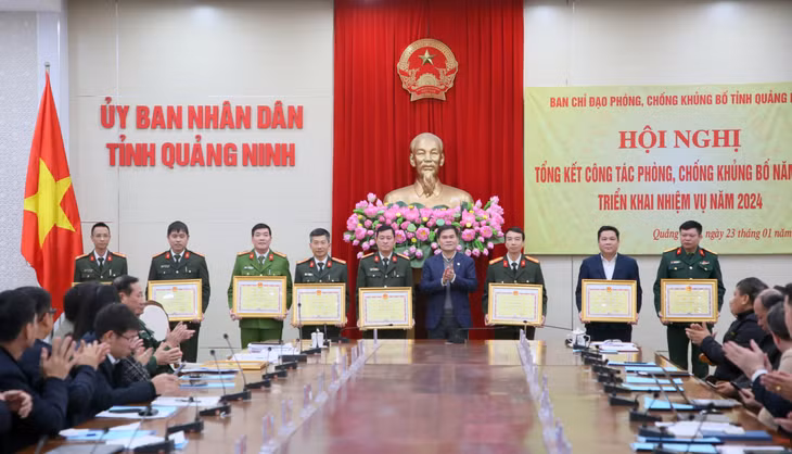 Các cá nhân có đóng góp tích cực vào các nhiệm vụ của công tác PCKB năm 2023 được tuyên dương, khen thưởng.