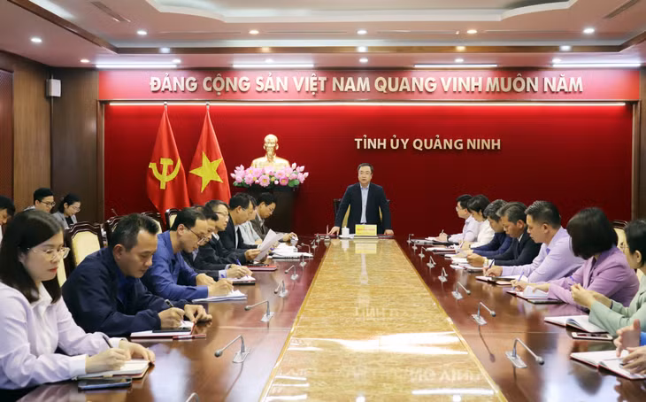 Quang cảnh buổi làm việc.