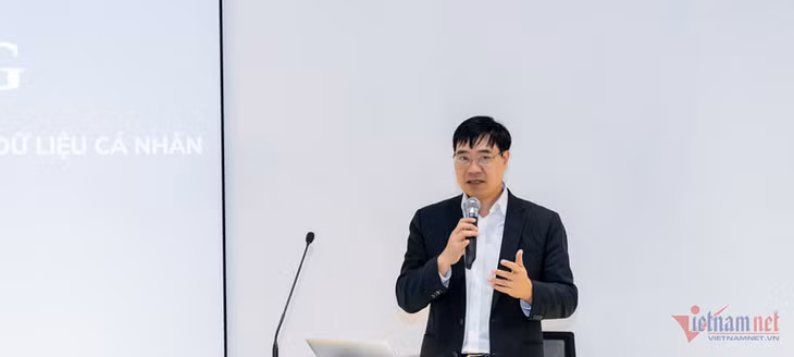 Đại tá Nguyễn Hồng Quân, Giám đốc Trung tâm huấn luyện - Cục A05 nhấn mạnh tầm quan trọng của việc tuân thủ các quy định của Nghị định 13 về bảo vệ dữ liệu cá nhân.