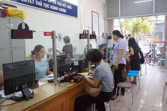 Mua bán giấy tờ hưởng trợ cấp bảo hiểm có thể bị xử lý hình sự. Ảnh minh họa: BHXH Hà Nội