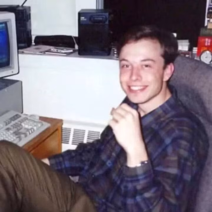 Elon Musk thành công nhờ có lối suy nghĩ riêng.