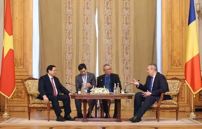 Thủ tướng Phạm Minh Chính hội kiến Chủ tịch Thượng viện Romania Nicolae Ionel Ciuca. (Ảnh: Dương Giang/TTXVN)