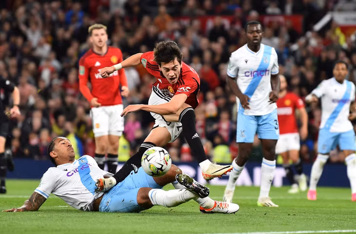 Tài năng trẻ Man Utd được gửi sang Tây Ban Nha.
