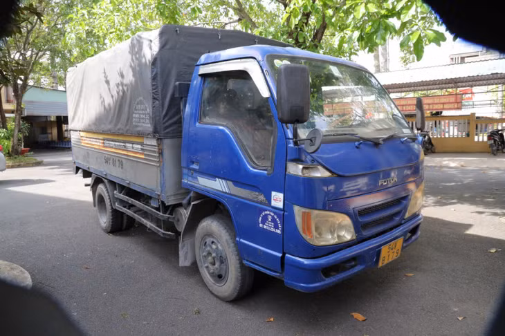 Xe tải chở pháo lậu.
