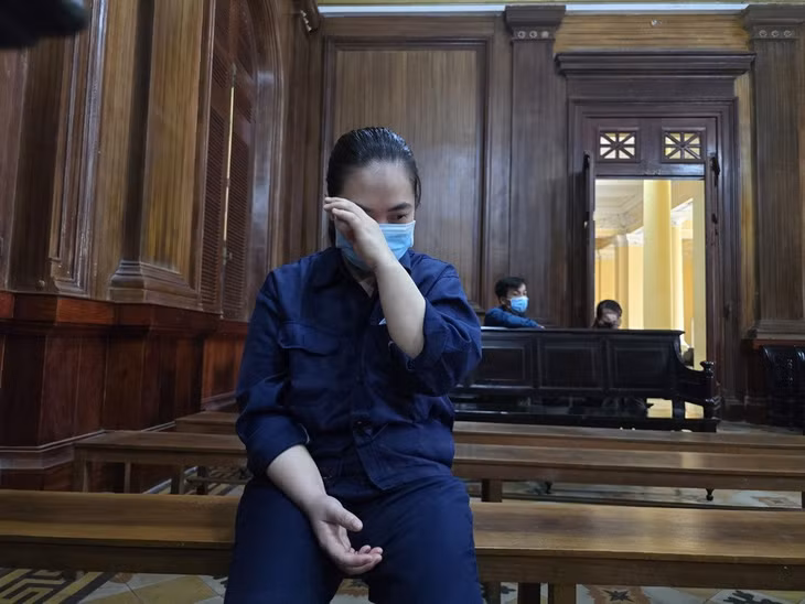 Bị cáo Phượng lĩnh án tù chung thân (Ảnh: Xuân Duy).