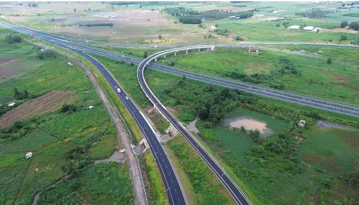 Một góc nút giao Km99 kết nối cao tốc TP.HCM - Long Thành - Dầu Giây.