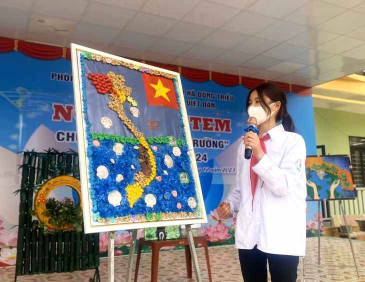 Học sinh Trường TH&amp;THCS Việt Dân (TX Đông Triều) tham gia Ngày hội STEM. Ảnh: Nhà trường cung cấp.