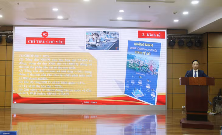Đồng chí Hoàng Văn Hải, Phó Trưởng ban Tuyên giáo Tỉnh ủy, quán triệt Nghị quyết số 20-NQ/TU của Ban Chấp hành Đảng bộ tỉnh.