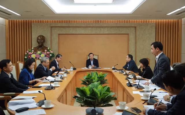 Bộ Giáo dục và Đào tạo cần chủ động để có thể triển khai các công việc cần thiết ngay sau khi có đủ điều kiện theo quy định, kịp thời cung cấp đủ sách giáo khoa tiếng dân tộc thiểu số cho năm học 2024 - 2025.