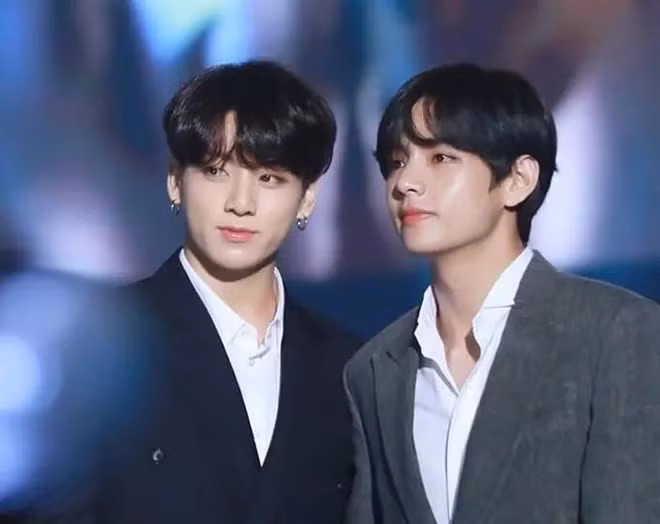 V và Jungkook nhóm nhạc nam BTS. Ảnh: AllKPop