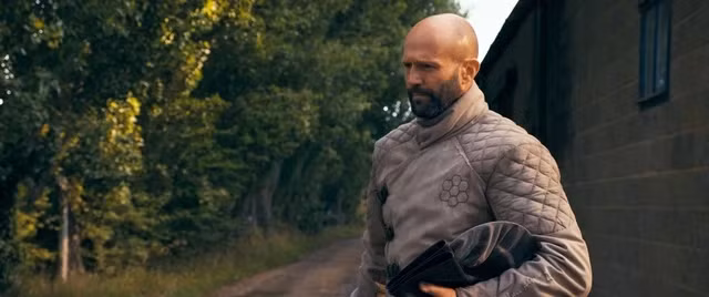 Jason Statham trong vai Mr. Clay