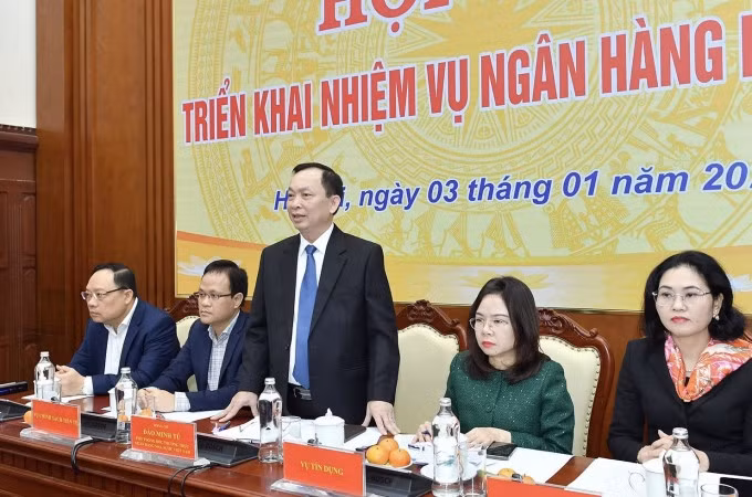 Phó thống đốc Ngân hàng Nhà nước Đào Minh Tú tại Họp báo triển khai nhiệm vụ ngành ngân hàng năm 2024, sáng 3/1 tại Hà Nội. Ảnh: SBV