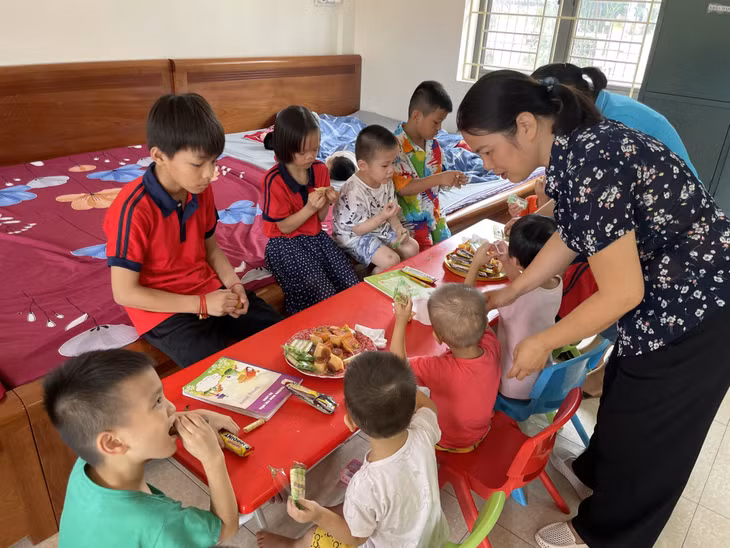 Tại Cơ sở Bảo trợ, chăm sóc trẻ em có hoàn cảnh đặc biệt tỉnh, hiện có 3 trẻ em bị mua bán trở về đang được chăm sóc cùng với các trẻ khác.