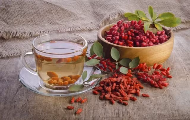Trà kỷ tử chống oxy hóa, hỗ trợ miễn dịch.