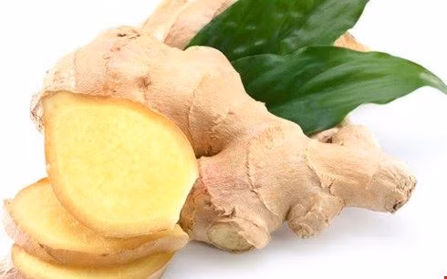 Gừng có tác dụng giúp máu lưu thông, làm ấm cơ thể.