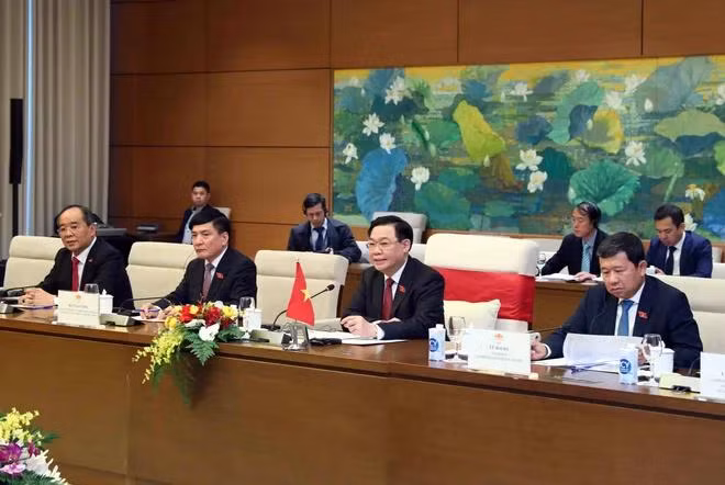 Chủ tịch Quốc hội Vương Đình Huệ phát biểu. (Ảnh: Phạm Kiên/TTXVN)