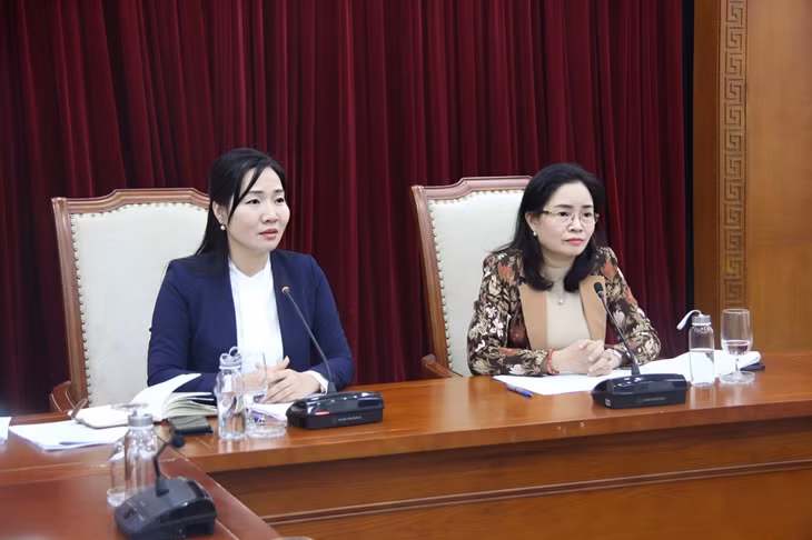 Phó Chủ tịch UBND tỉnh Quảng Ninh Nguyễn Thị Hạnh và Thứ trưởng Bộ VHTT&amp;DL Trịnh Thị Thủy chủ trì buổi làm việc.
