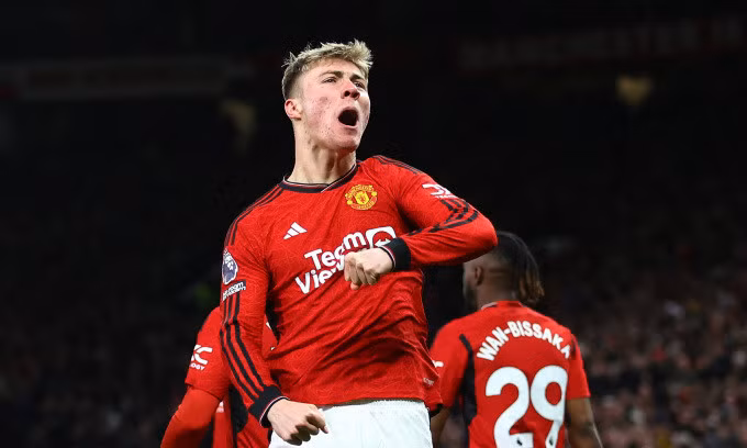 Hojlund mừng bàn mở tỷ số cho Man Utd. Ảnh: Reuters